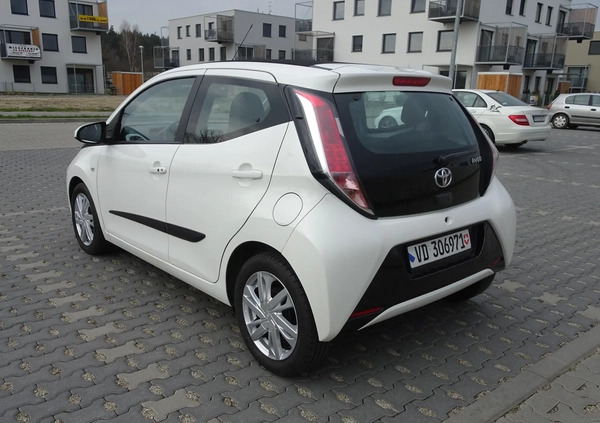 Toyota Aygo cena 32700 przebieg: 34900, rok produkcji 2015 z Ropczyce małe 154